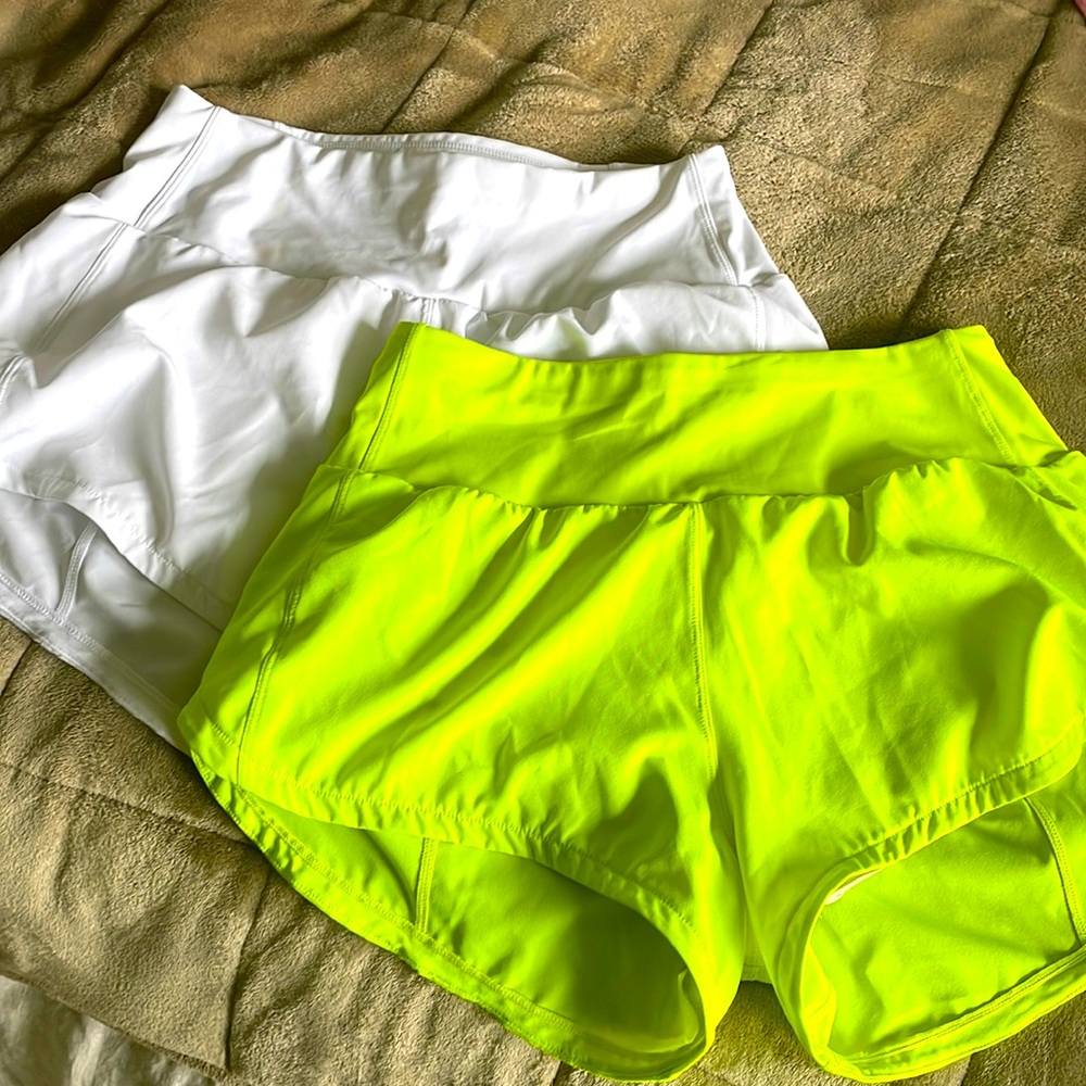 Set of (2) athletic shorts - M